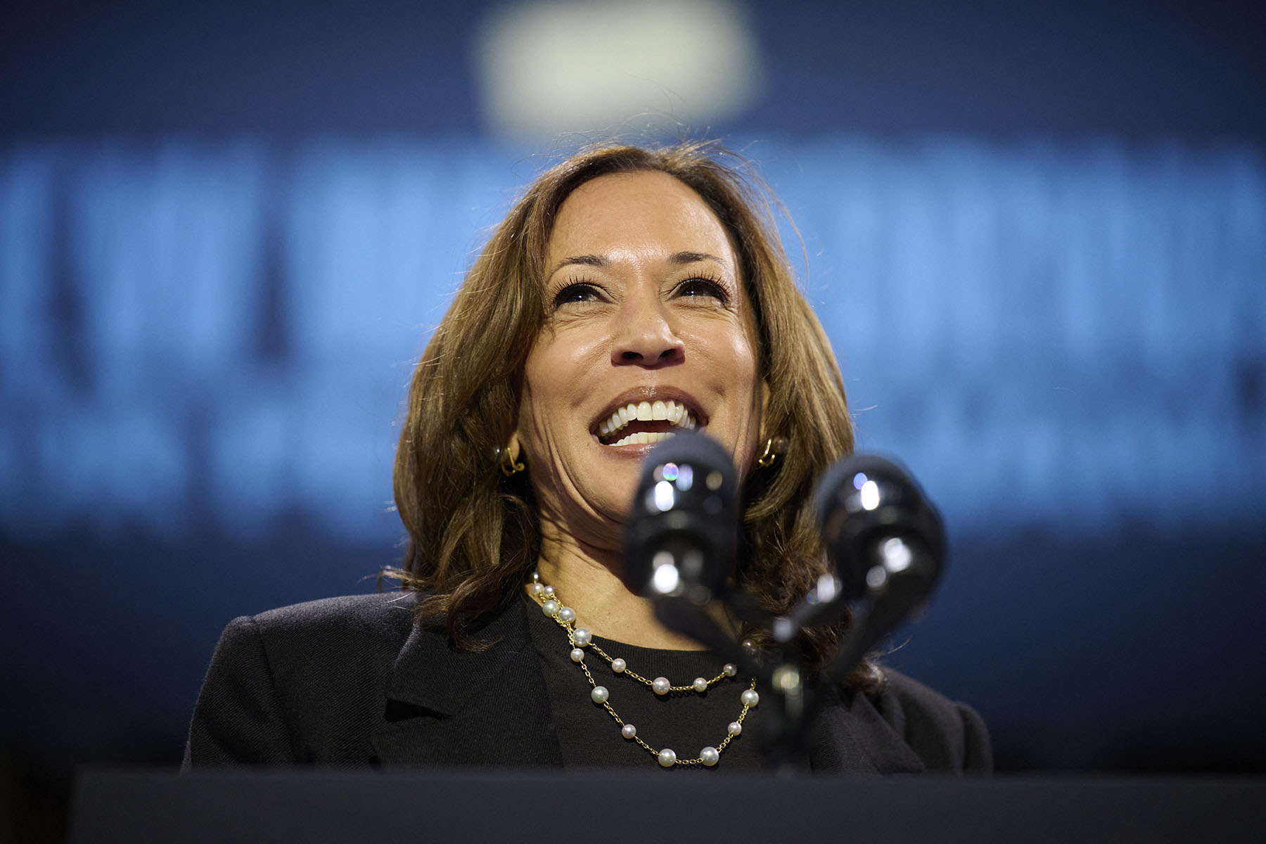 Harris outraises and outspends Trump in September