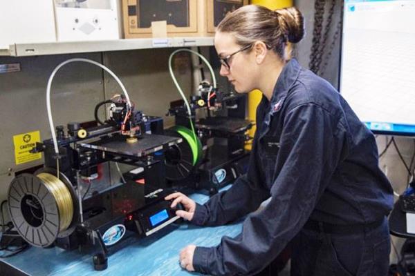 Experimental Fab Labs Set up on USS Harry Truman & USS Kearsarge Allow for Self-Sustainability at Sea - 3DPrint.com | Additive Manufacturing Business