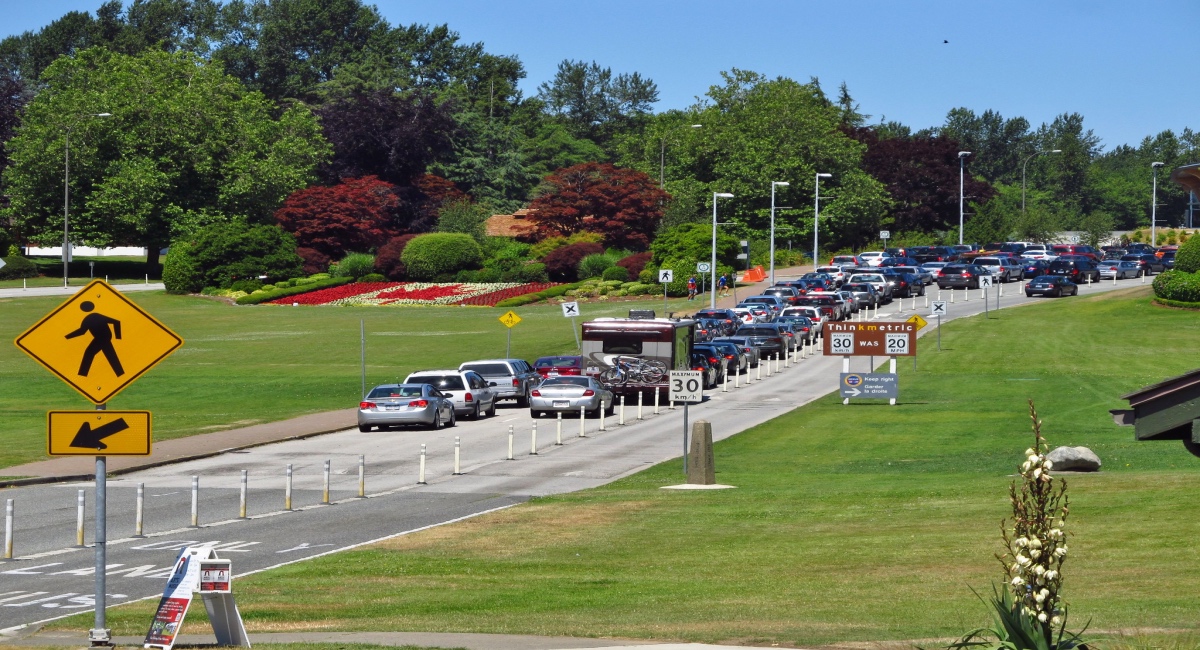 Thousands of American Tourists Are Still Trying To Enter Canada