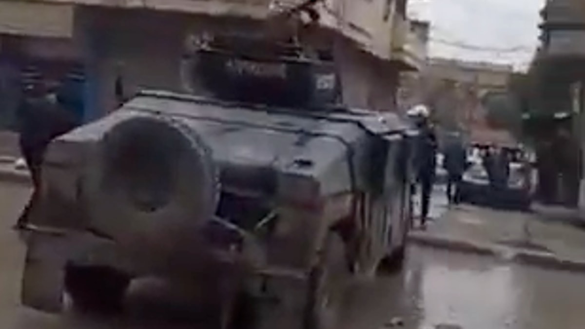 Syrian Forces Cross Euphrates After SDF Withdraws - JFeed