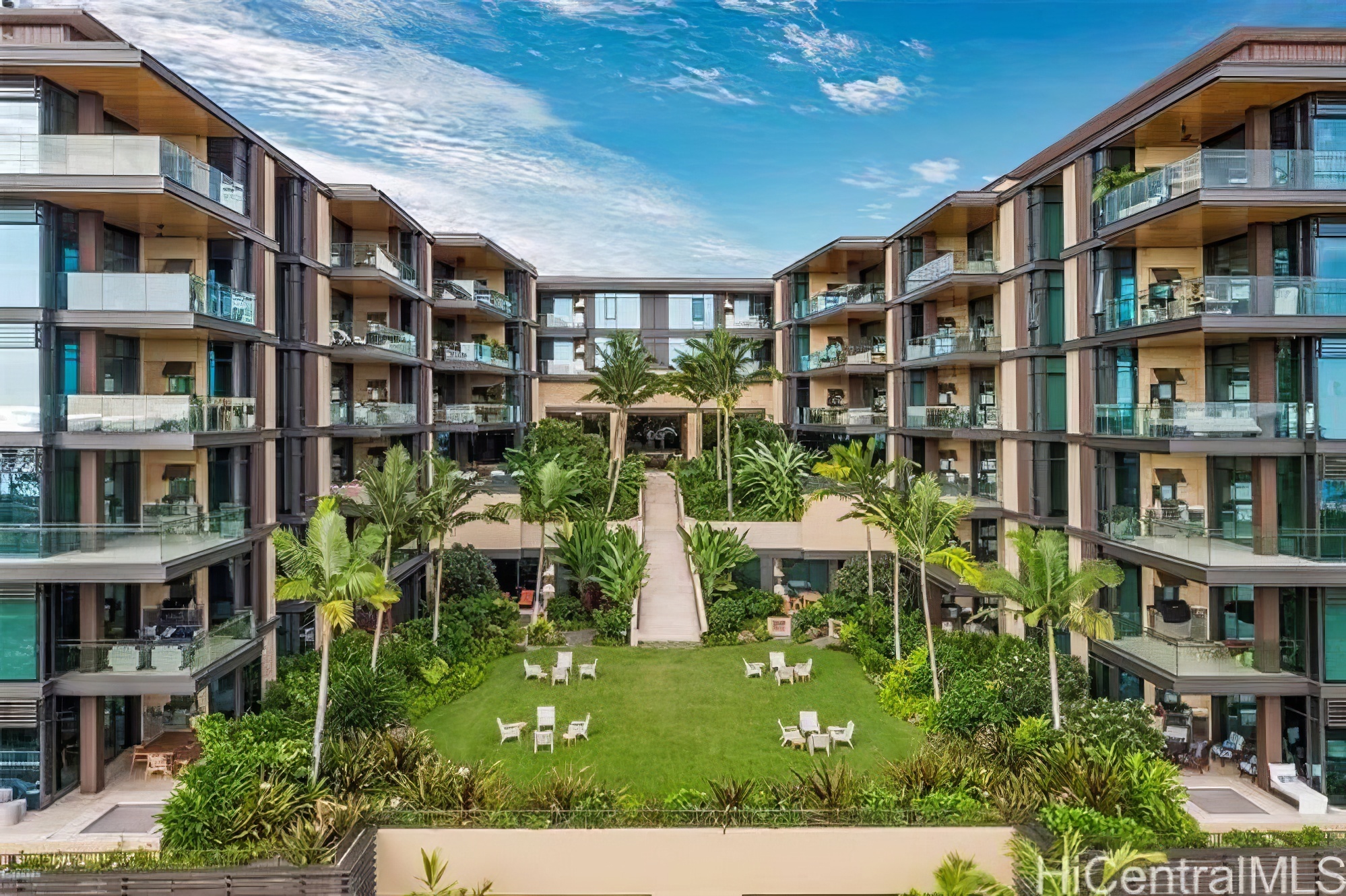 Hawaii Life cover