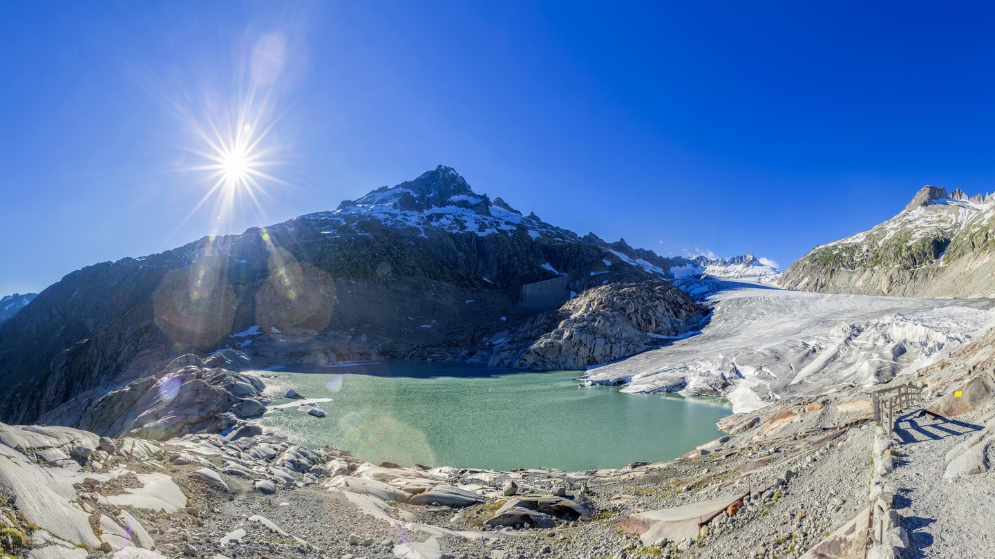 EPFL scientists set out to explore microbial life in glacier streams - EPFL