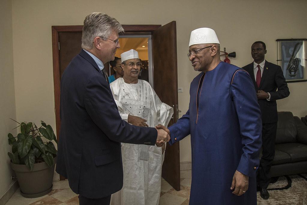 Insiders Insight: Mali government quits | African Arguments