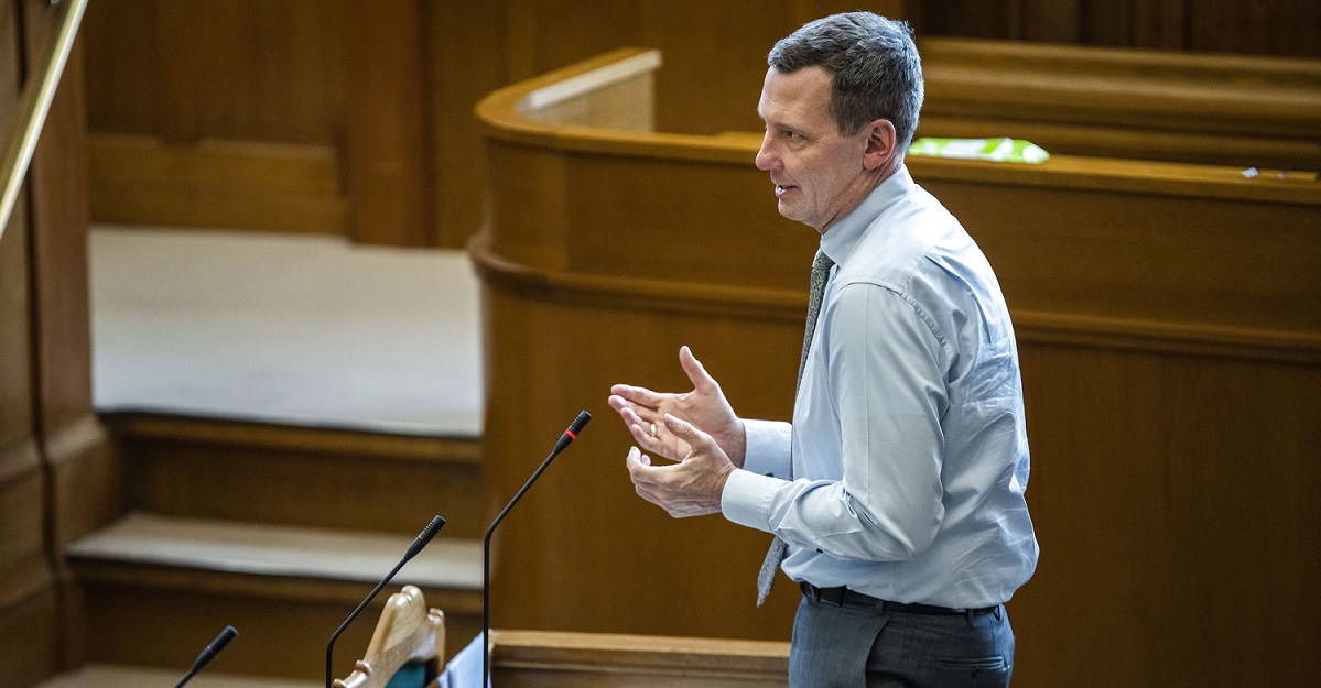 Organisationer roser Folketingets afvisning af regeringens opholdsforbud -