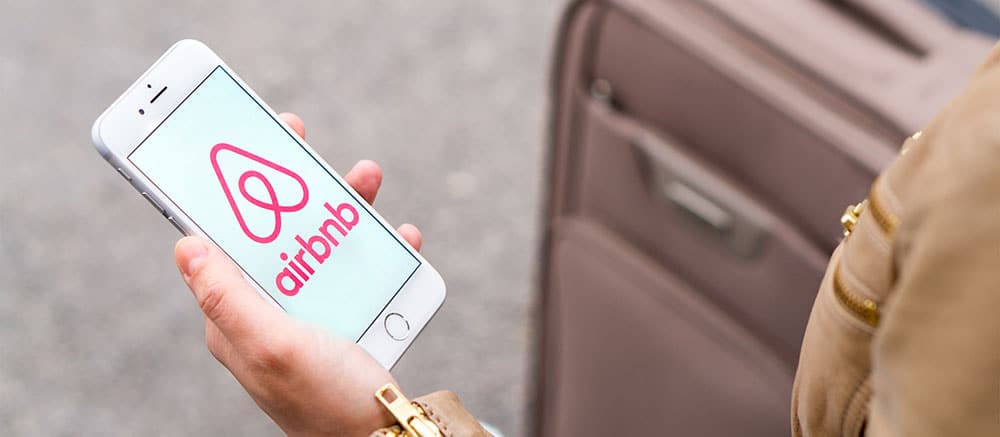 15 Reasons Airbnb's Customer Service Sucks! + How to Contact Them
