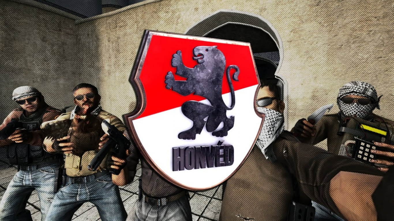 A 21. századi apuka már nem vívni, hanem Counter-Strike-edzésre hordja a gyerekét