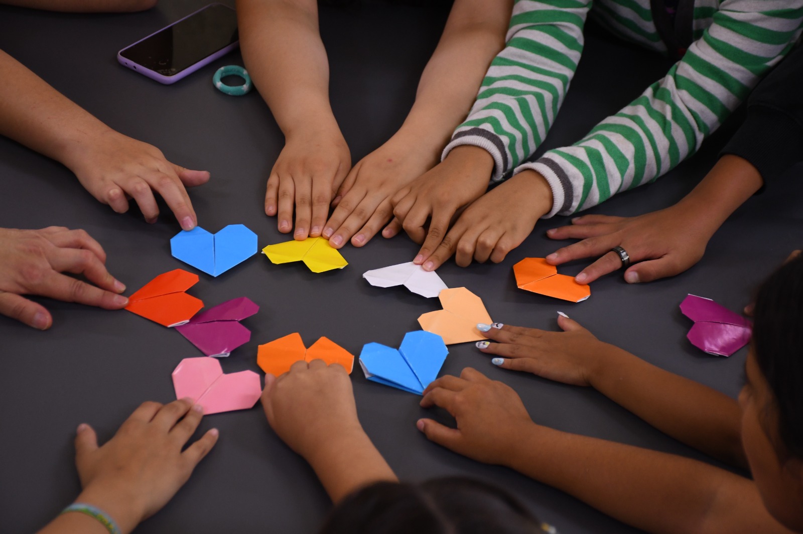 Talleres de origami fomentan la lectura infantil durante el verano en Yumbel y Rere