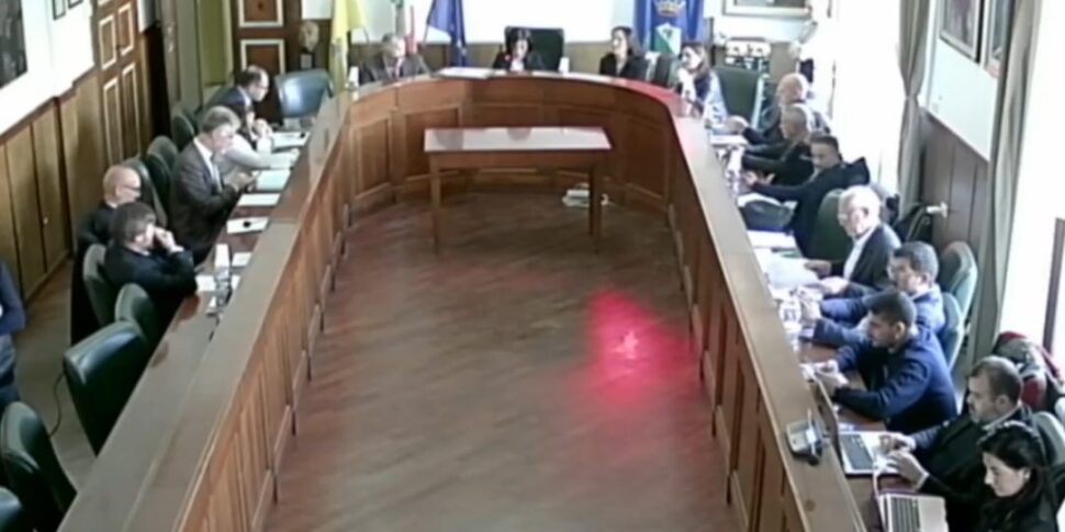 La minoranza al sindaco di Villa San Giovanni: «Ritiri il ricorso contro il Ponte» - Gazzetta del Sud