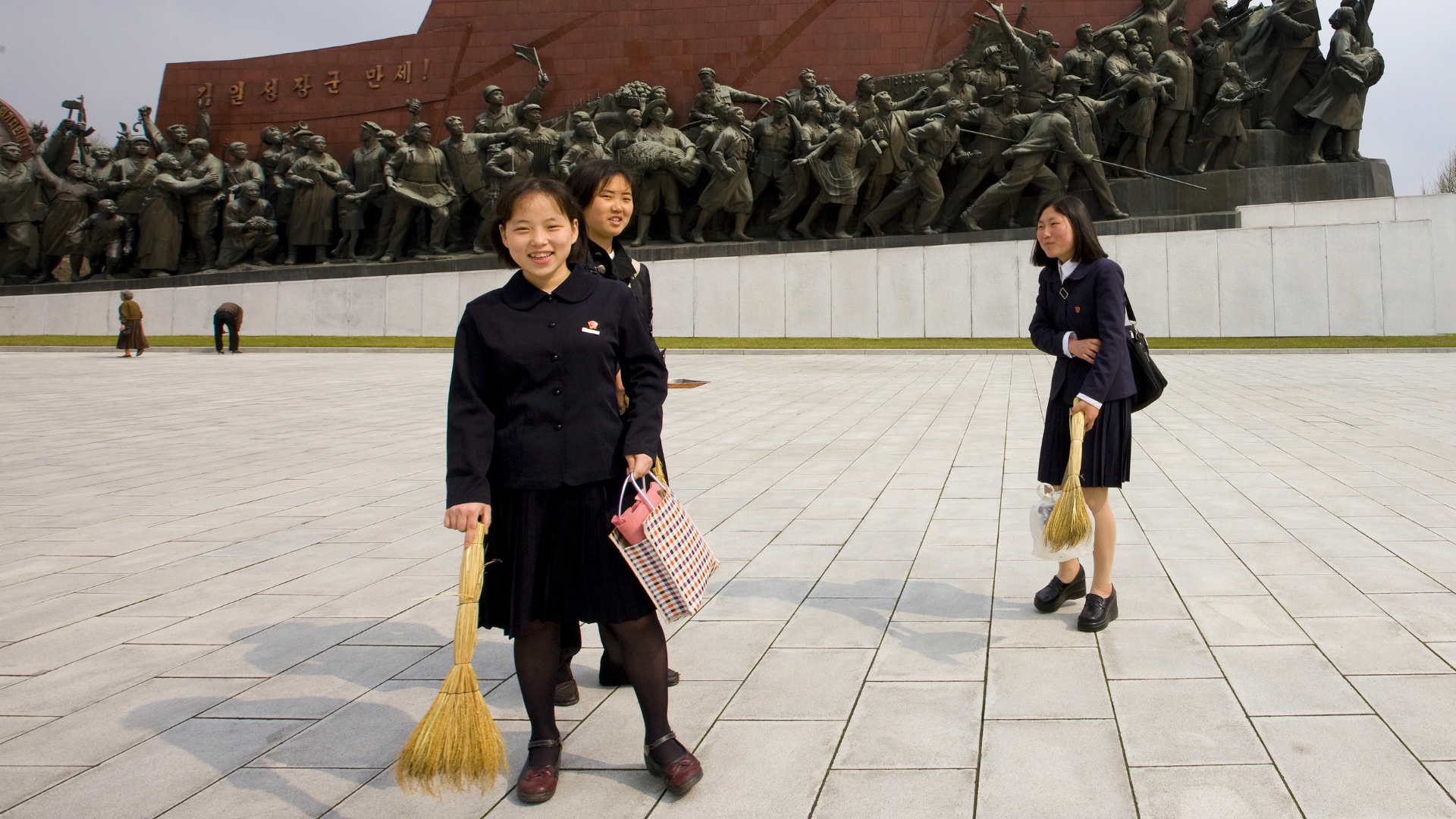 Spick and span: How North Korea’s clean streets sanitize its image abroad | NK News
