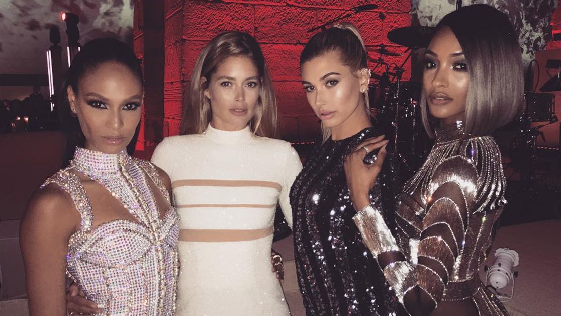 Met Gala 2016: Who Broke the No Selfie Rule? | Teen Vogue