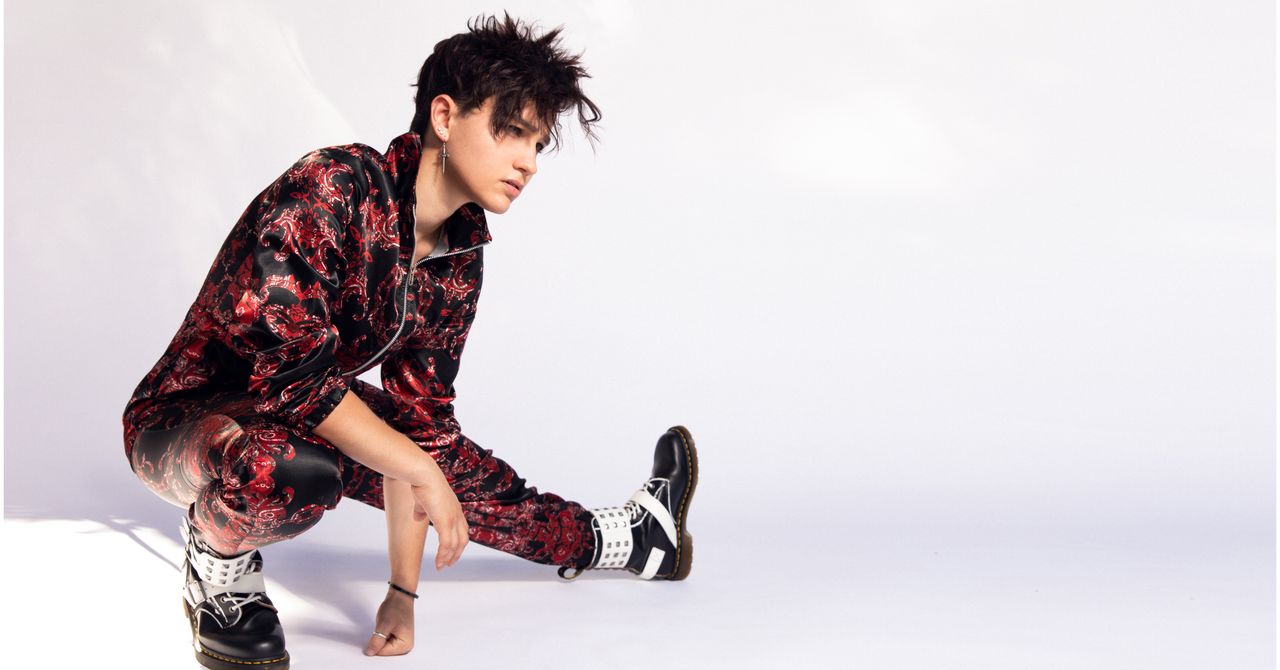 "13 Reasons Why" Actor Bex Taylor-Klaus on the Show's Third Season, Auditioning as a Non-Binary Actor, and More | Teen Vogue