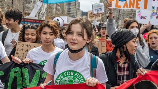 March to End Fossil Fuels: Youth Activists Need Parents, Families to Join the Movement | Teen Vogue