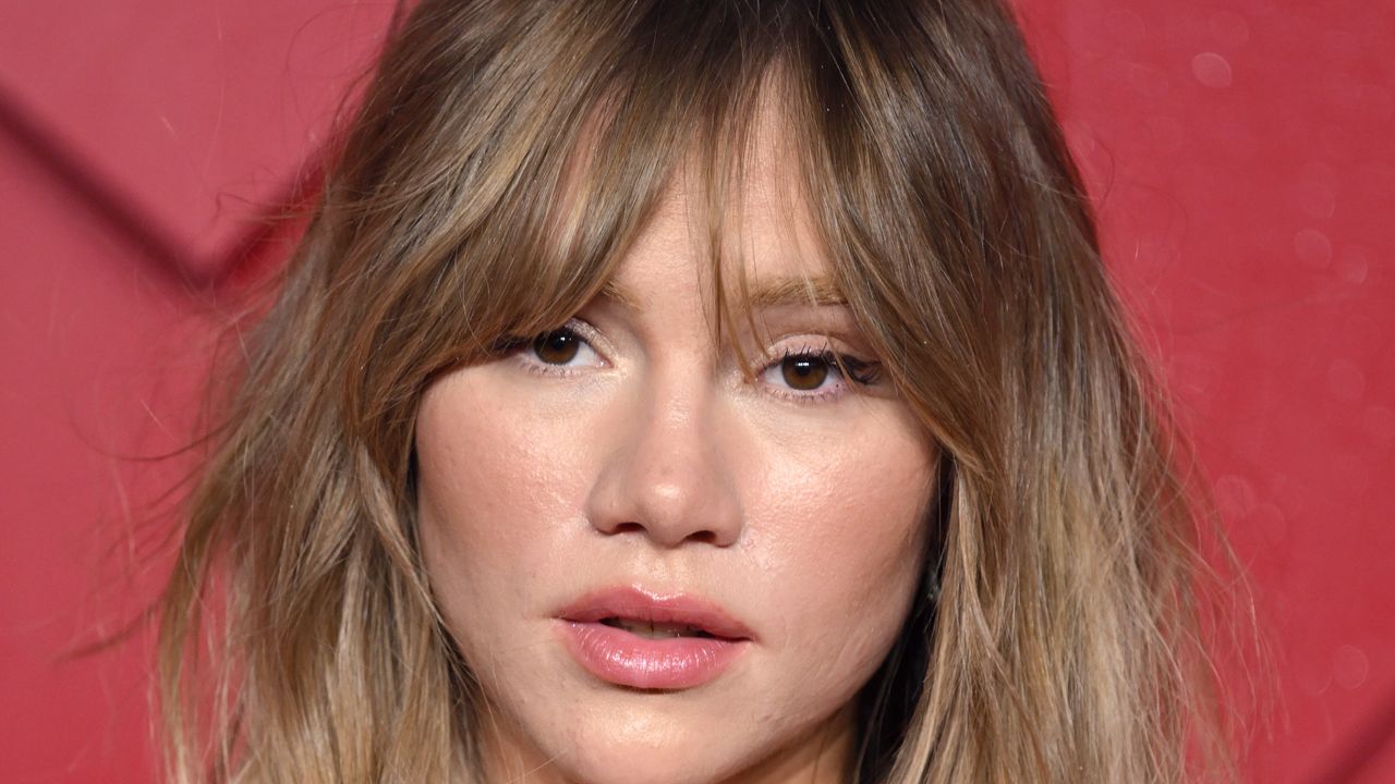 7 Styles of Bangs to Suit Different Face Types | Vogue