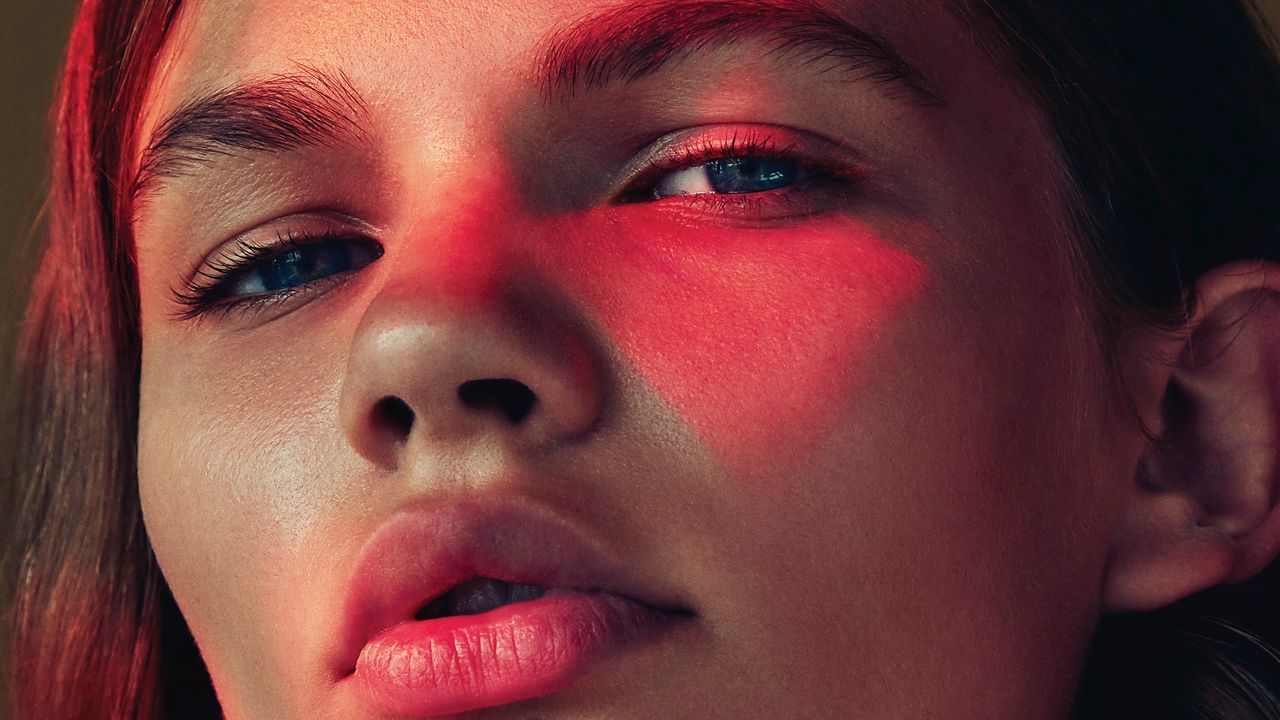 Sunlighten Red Light Therapy Panel Review 2025 | Vogue