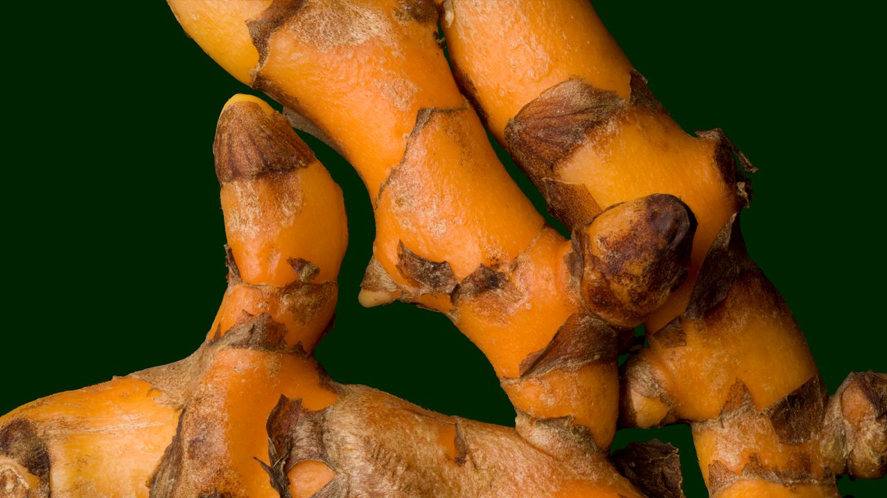 Turmeric’s Unexpected Benefits, According to Doctors | Vogue