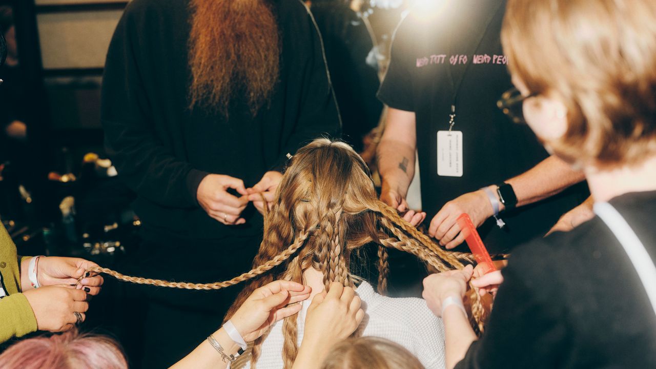 What Your Hair Reveals About Your Health, According to a TCM Doctor | Vogue