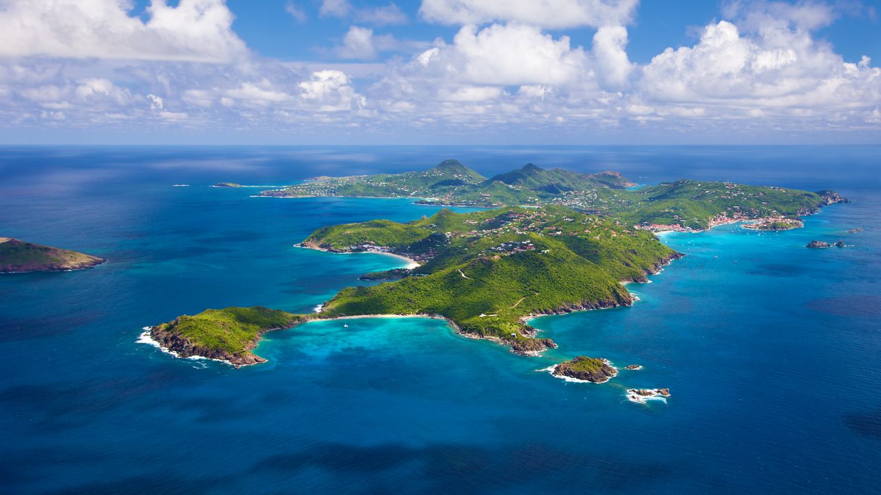 Vogue’s Guide to St Barth’s, the Caribbean’s Most Luxurious Island | Vogue