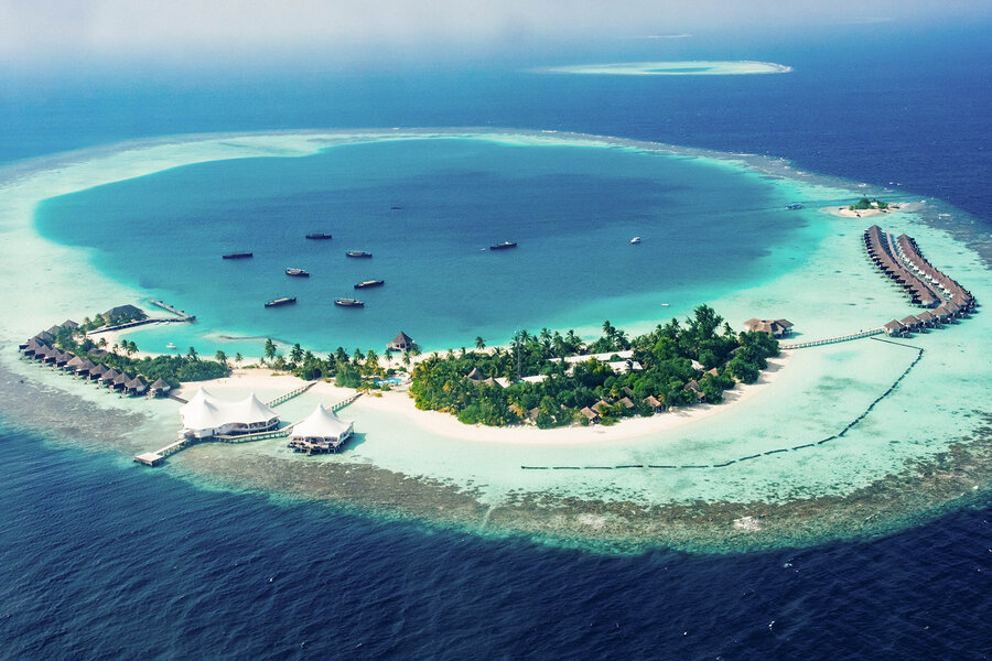 Things to Do in Maldives: Best Resorts, Spas & Places to Stay - Thrillist