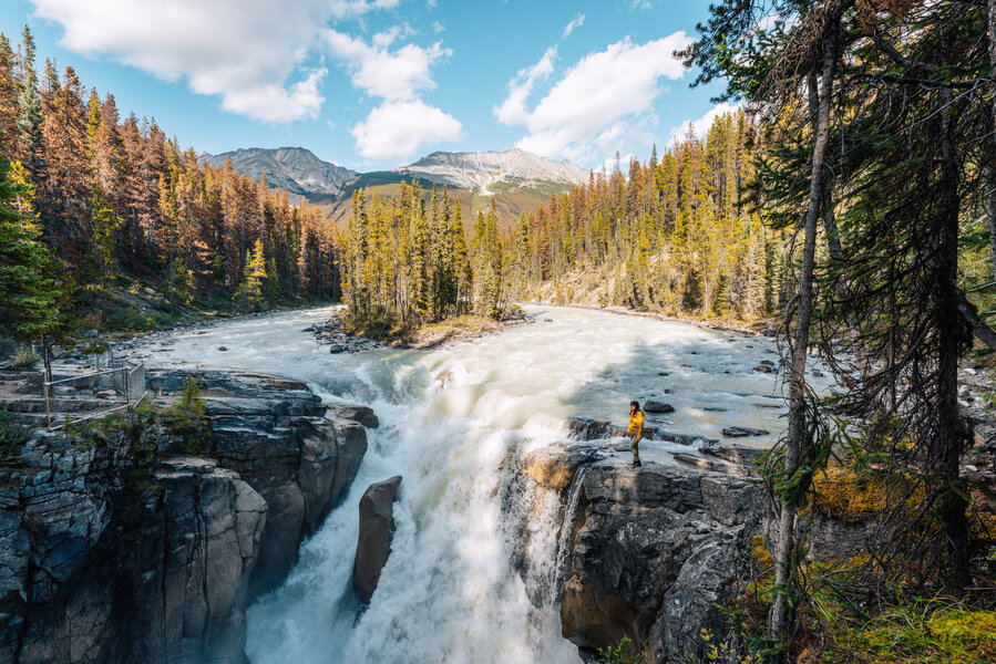 Most Beautiful Places to Visit in Canada: Towns, Parks, Trails & More - Thrillist