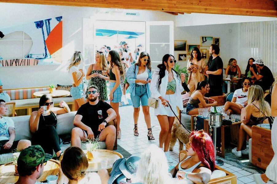 Best Singles Bars in Los Angeles: Where to Meet People and Hook Up - Thrillist