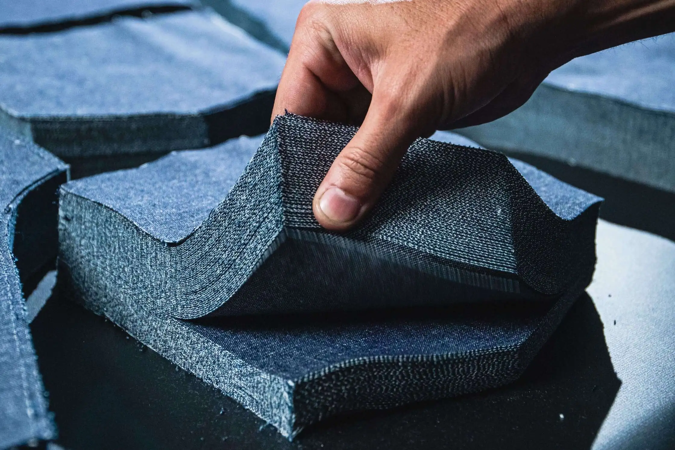 Automatic cutting: 6 benefits for your fashion manufacturing