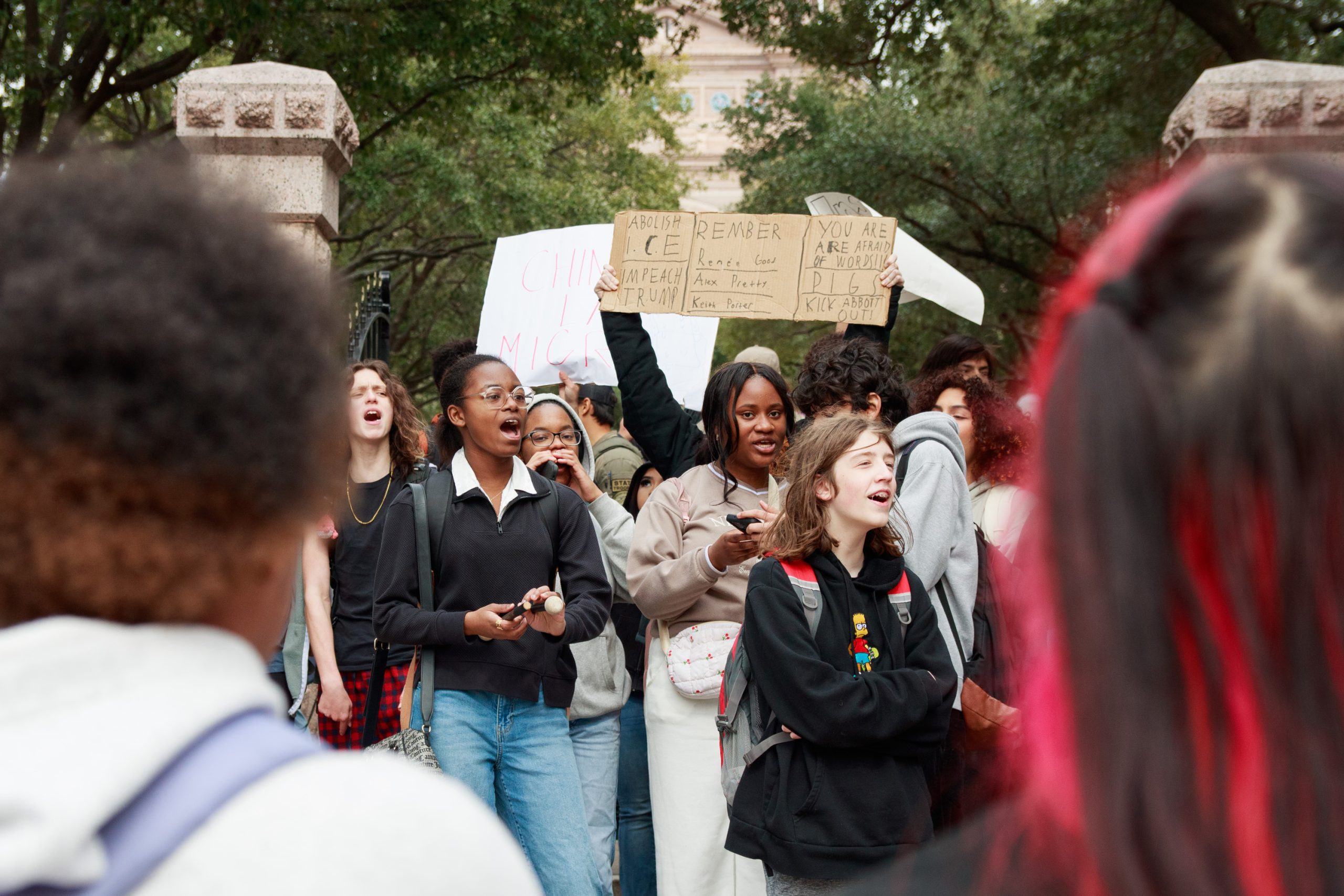 Abbott orders probe in Austin ISD student walkouts over ICE