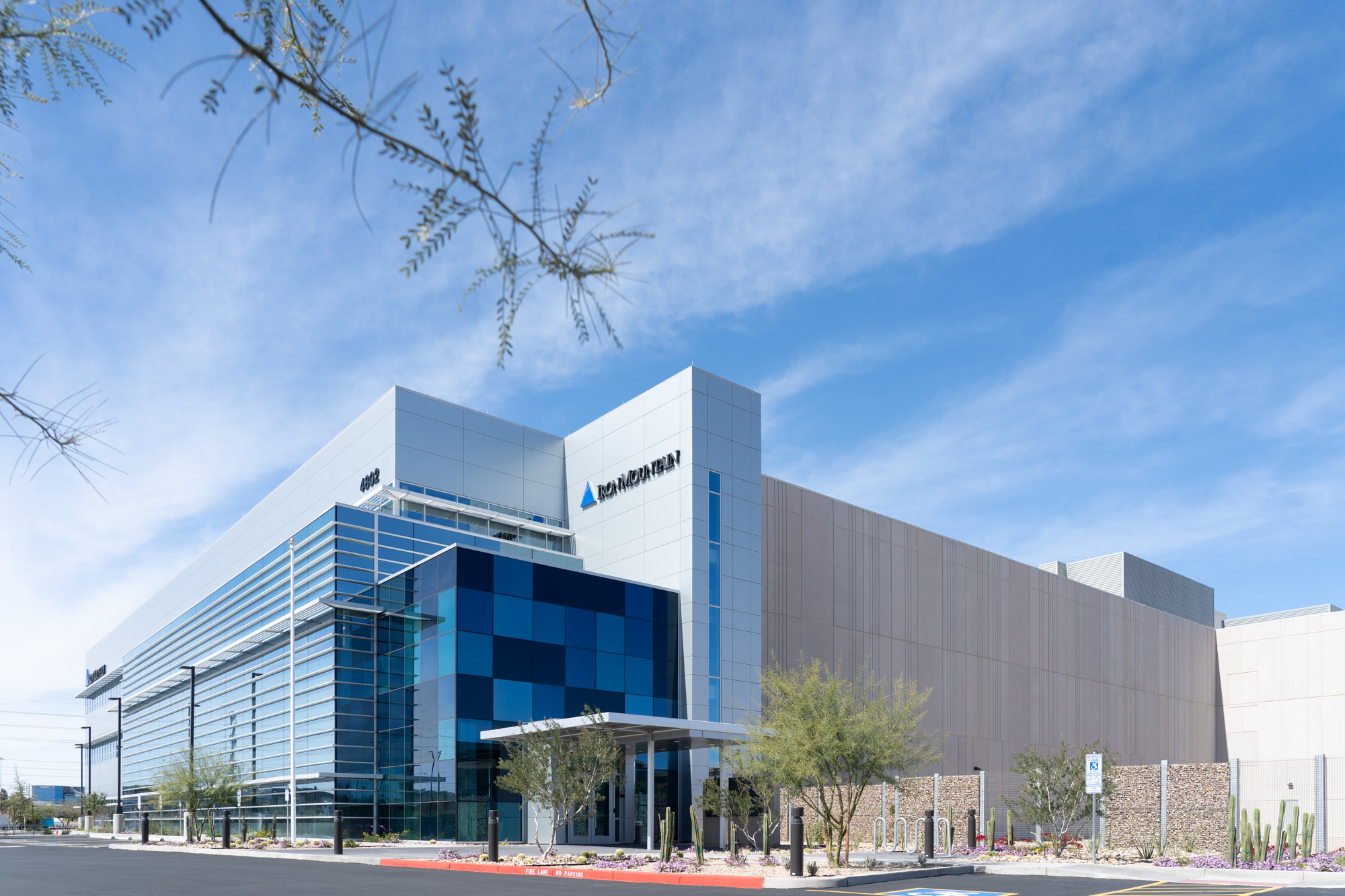 Here's why Metro Phoenix has become a darling for data centers - AZ Big Media