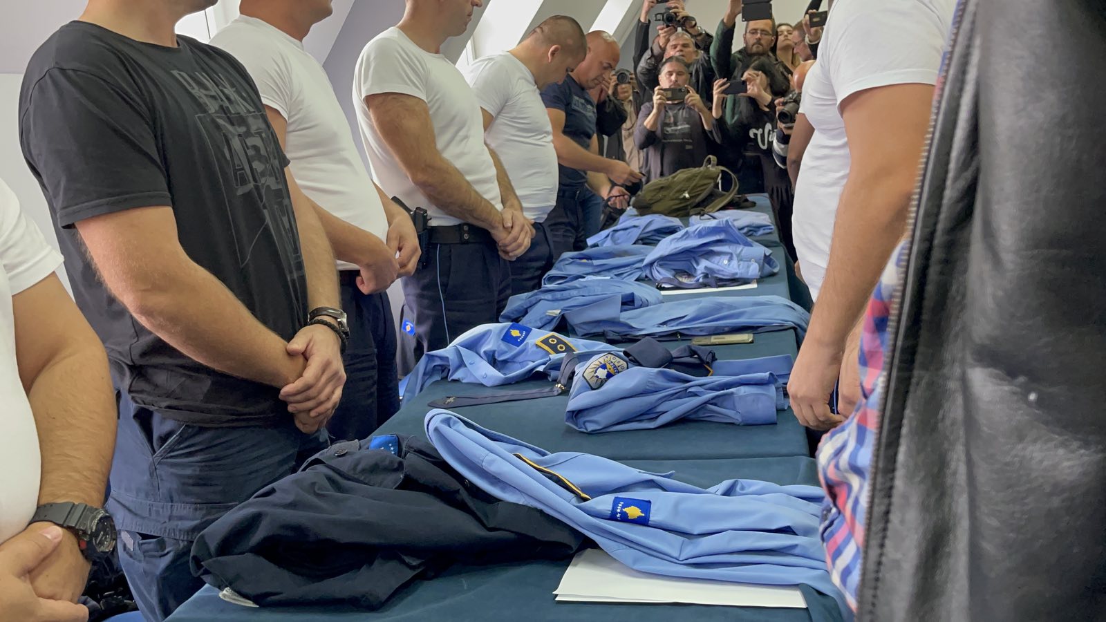 Serbs Stage Mass Resignation from Kosovo State Institutions | Balkan Insight