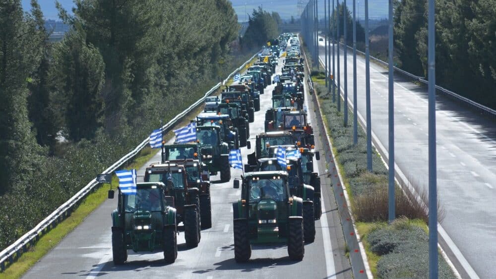 Protesting Greek Farmers Block Highways for 48 Hours | Balkan Insight