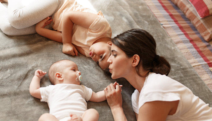 Adoption : Les démarches et le coût - Bébés et Mamans