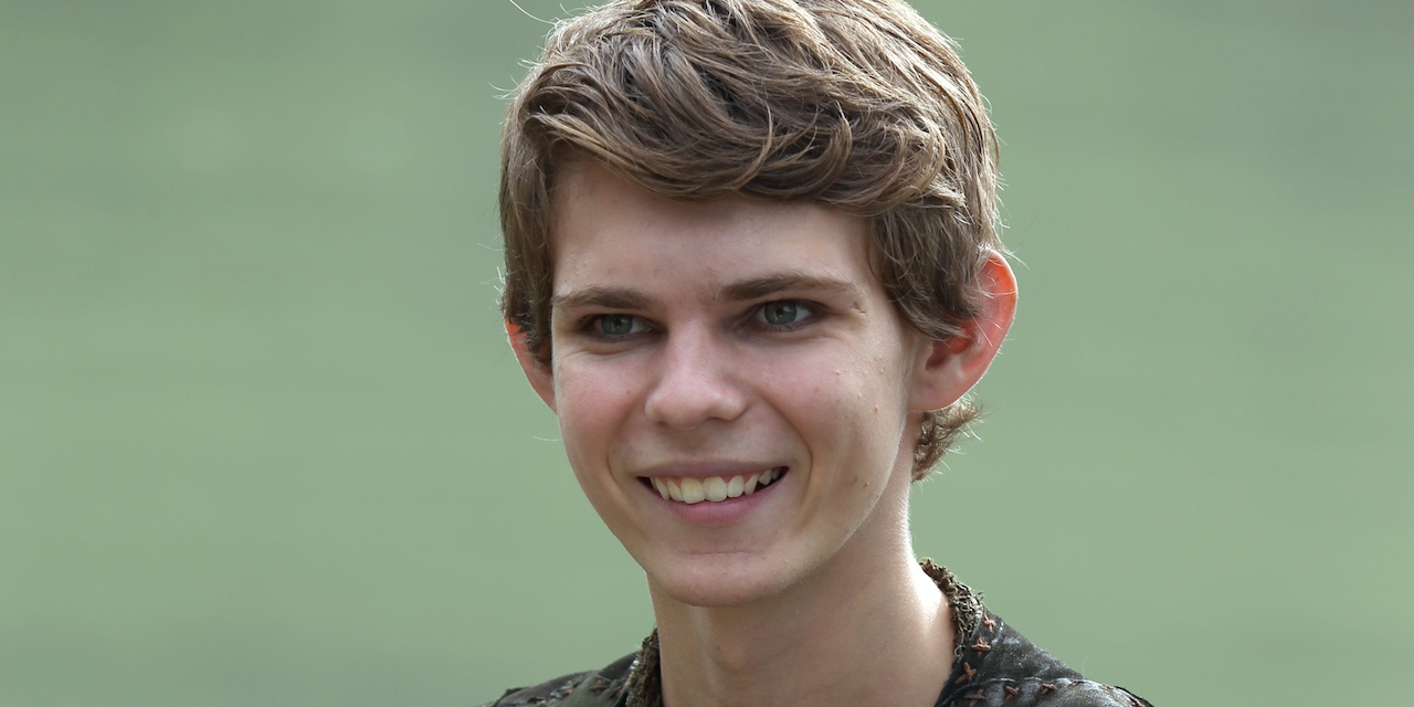 Robbie Kay's age, girlfriend, height, net worth, gay, Wiki Bio