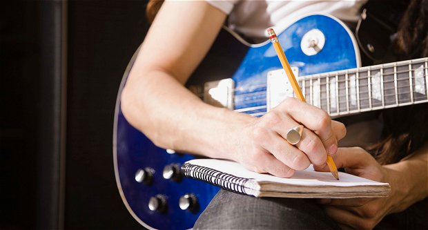 4 Expert Songwriting Tips From the Nashville Songwriters Association International