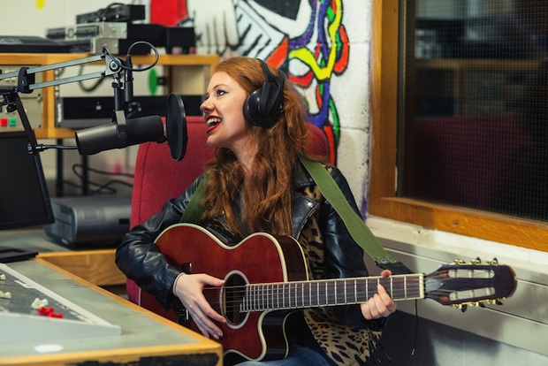 How to Get Your Music Played on College Radio (And Why It’s So Important for Indie Artists)