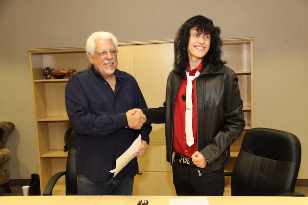 6 Contracts That Every Serious Musician Should Have