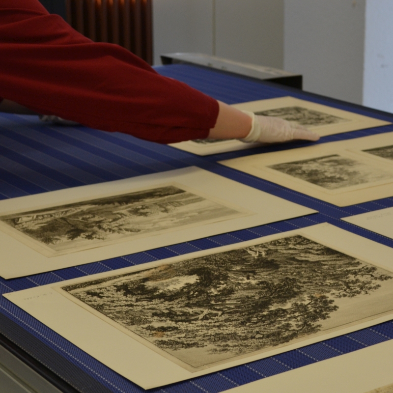 Elektrostatische Reinigung: Erfolgreiche Mengenbehandlung von Druckgraphiken und Zeichnungen der Sammlung Albrecht Haupt - TIB-Blog