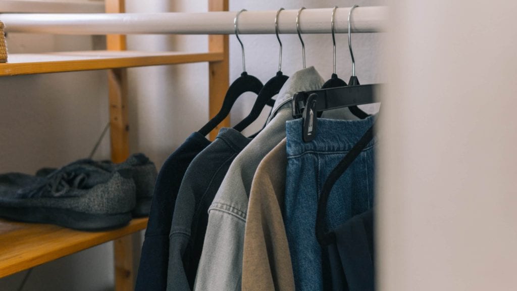Choosing the Best Clothes for Traveling in 2026 - Tortuga