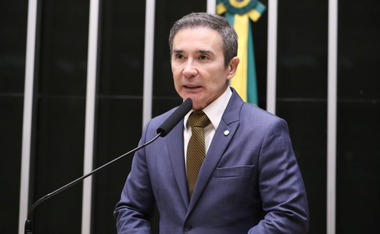 PL obriga QR Codes informativos em vias e espaços públicos - Brasilturis