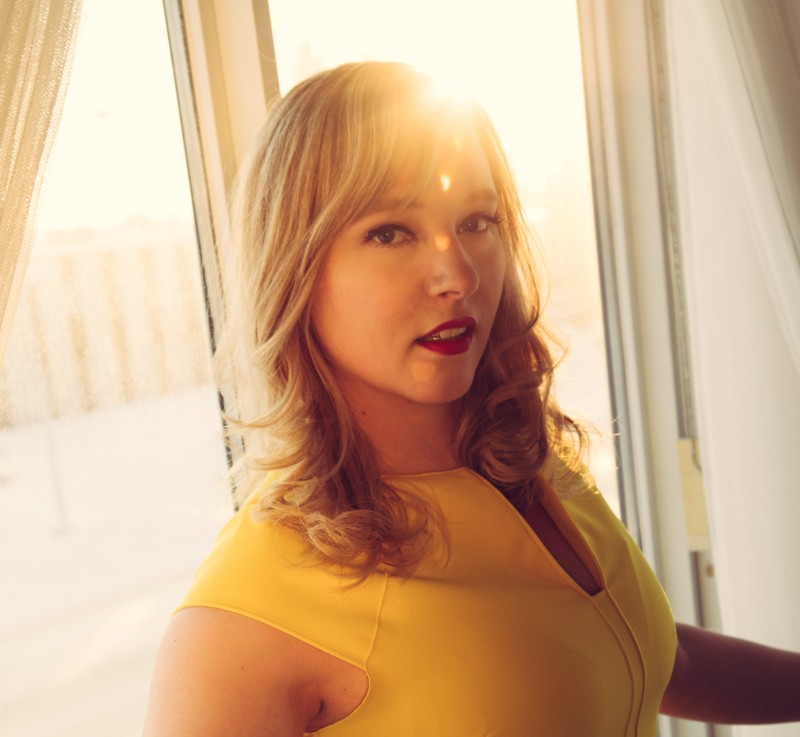 Julie S. Lalonde – Between the Lines