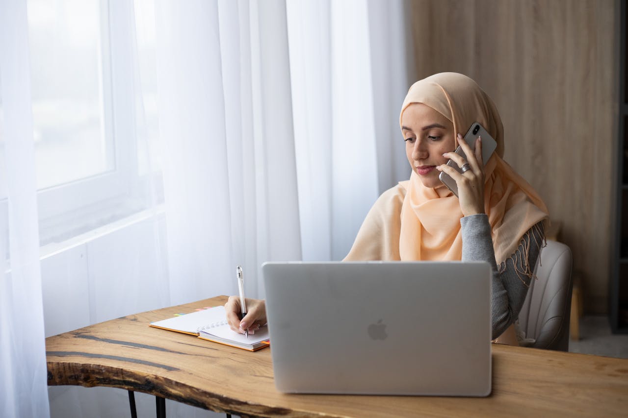 More than checking boxes: Reporters share how they bring diverse perspectives to business stories | The Reynolds Center
