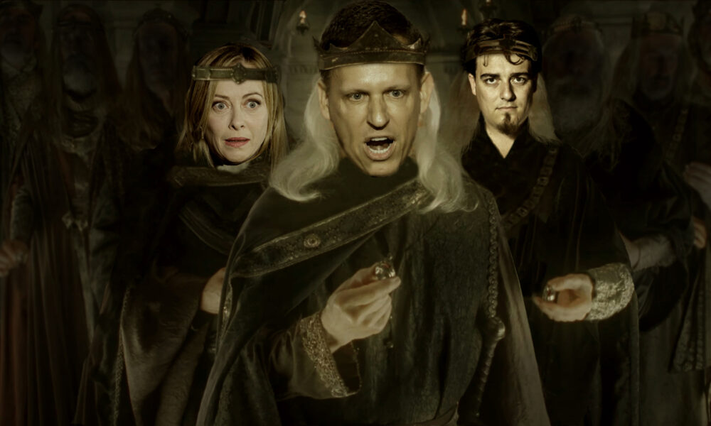 Right-Wing Rings of Power