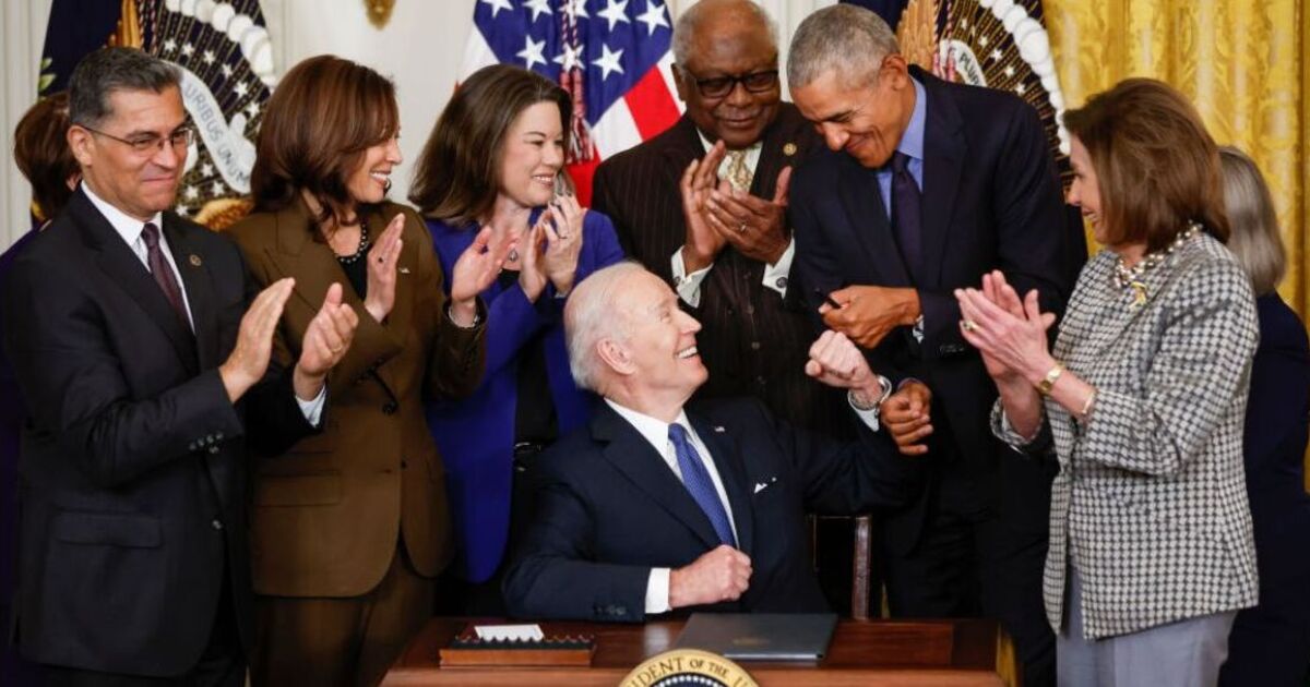 Trump slams Biden as he says Obama 'can't stand' him and pushed him out - US News - News - Daily Express US