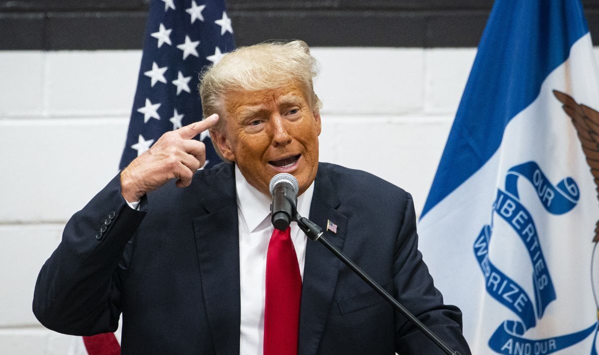 Donald Trump: Ex-POTUS claims 'election interference' and fumes 'I did nothing wrong' - Politics - News - Daily Express US