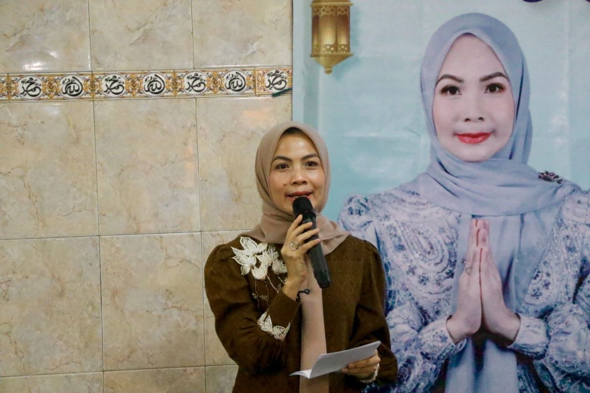 Pemkab Serang bagikan tumbler pada masyarakat tekan sampah plastik - ANTARA News Megapolitan