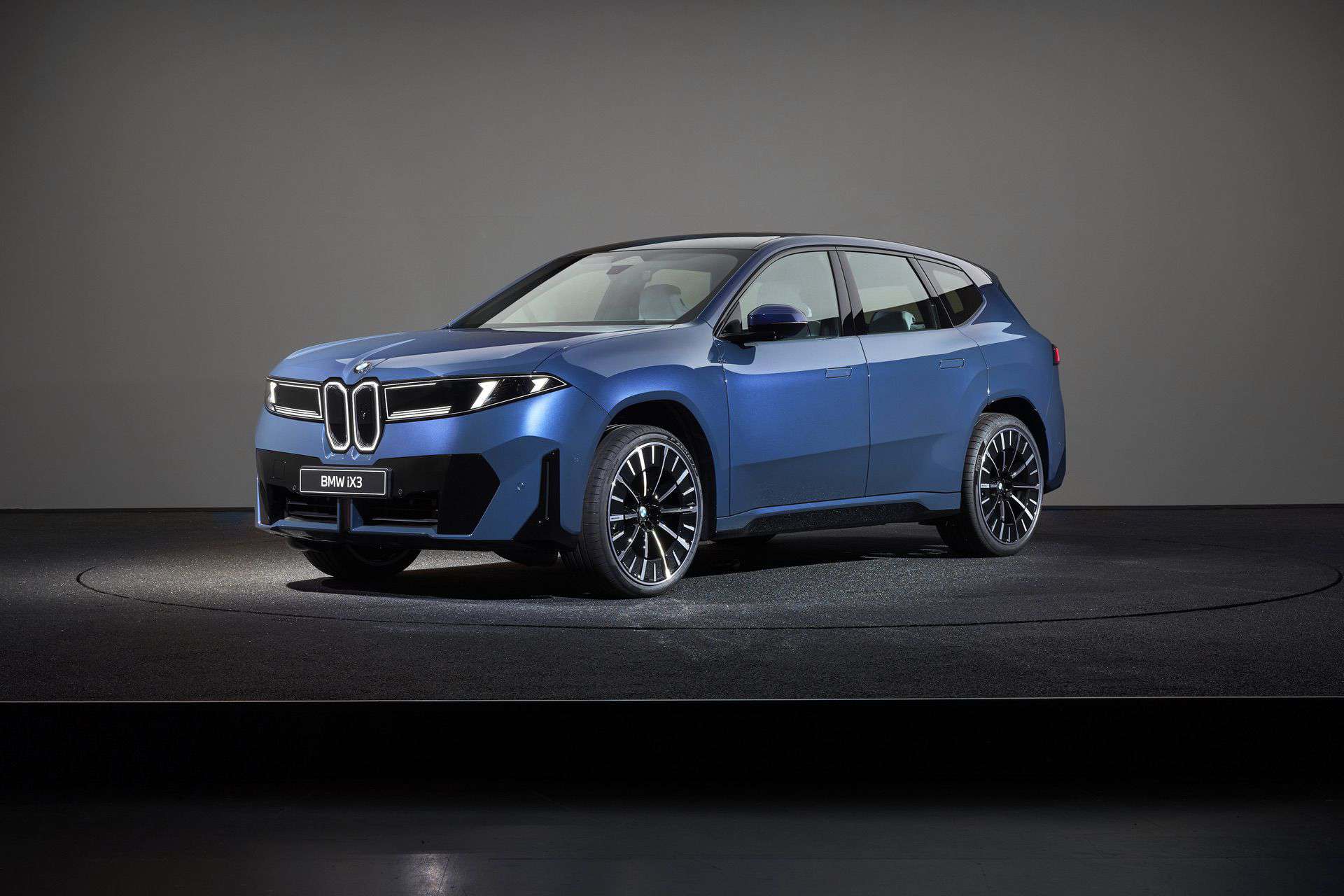 2026 BMW iX3 Debuts as the First Neue Klasse SUV with 497-Mile Range and 800V Charging