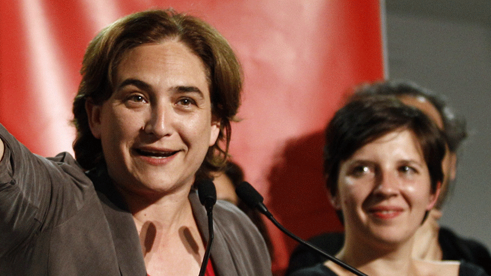 Ada Colau lanzará su operador eléctrico el próximo año y no cortará el suministro por impago