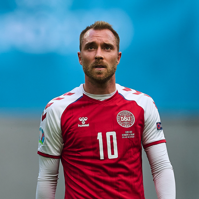 Soccer Star's Collapse Was Unrelated to COVID-19 Vaccine - FactCheck.org