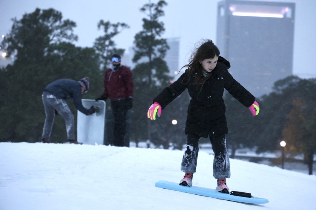 PHOTOS: Snow in Houston makes for rare sight – Houston Public Media
