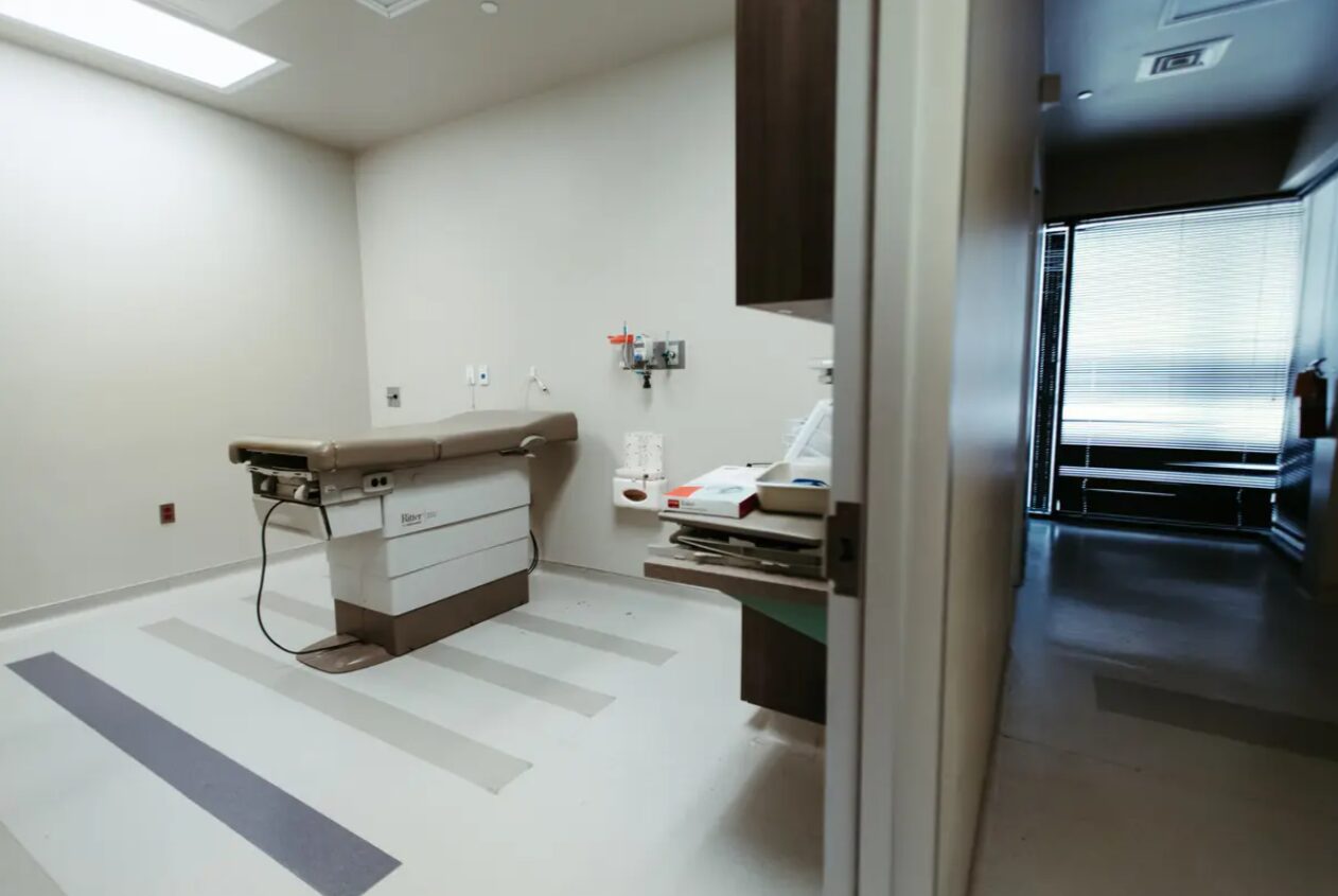 Proposal to clarify when Texas doctors can perform life-saving abortions faces critical vote – Houston Public Media