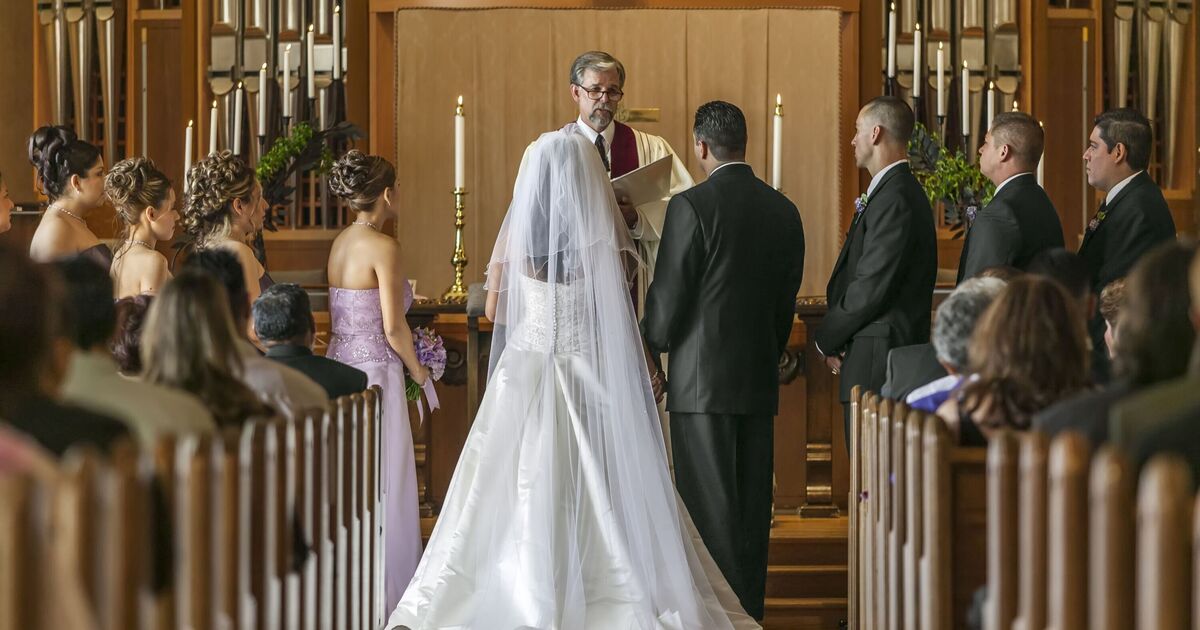 New crisis for Rachel Reeves as broke Brits stop getting married | UK | News | Express.co.uk