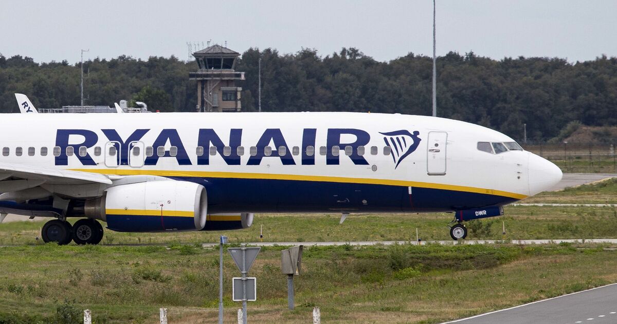 Ryanair plane 'crashes into fuel truck' at busy UK airport | UK | News | Express.co.uk